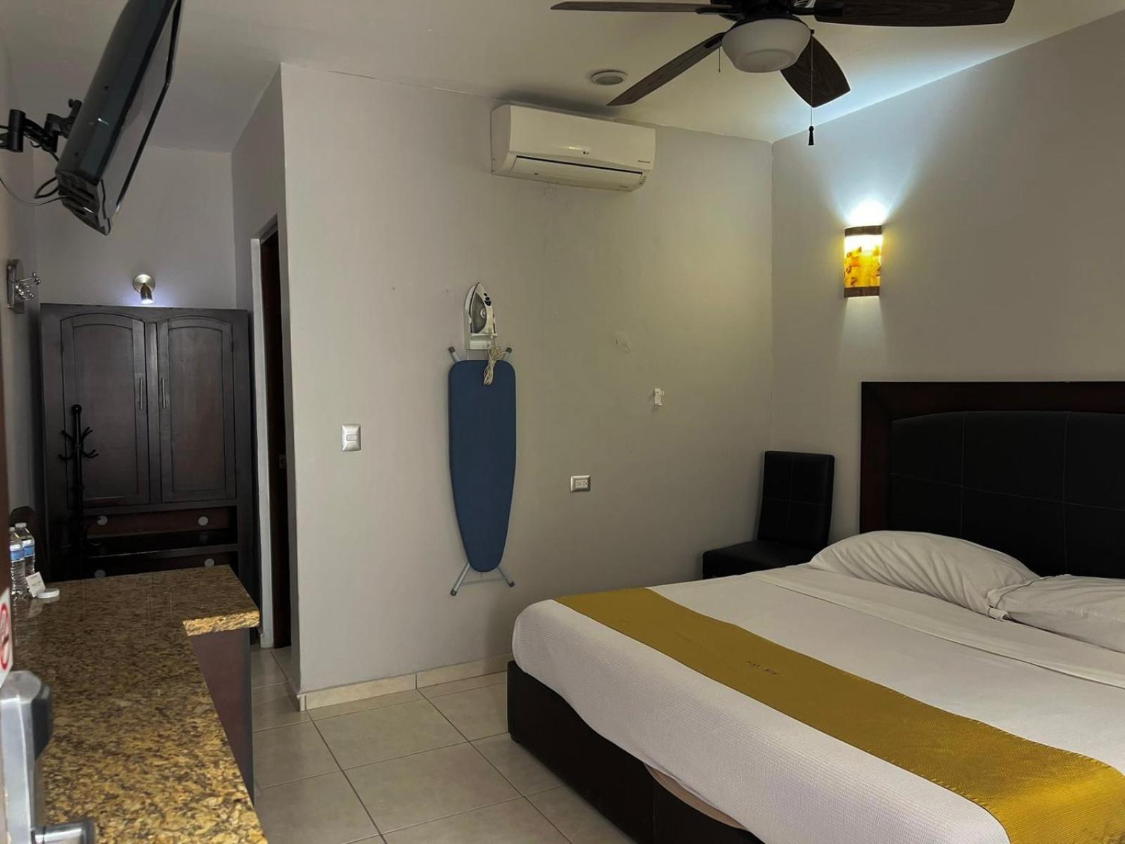 Hotel Maioris Guadalajara Palomar Exterior foto