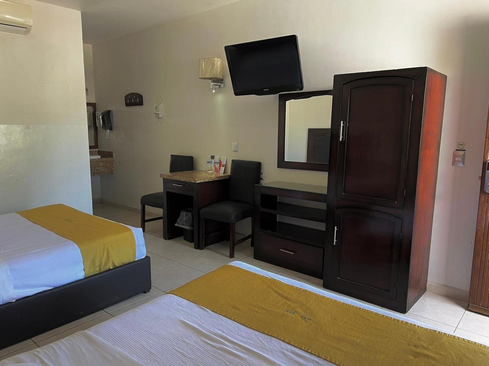 Hotel Maioris Guadalajara Palomar Exterior foto